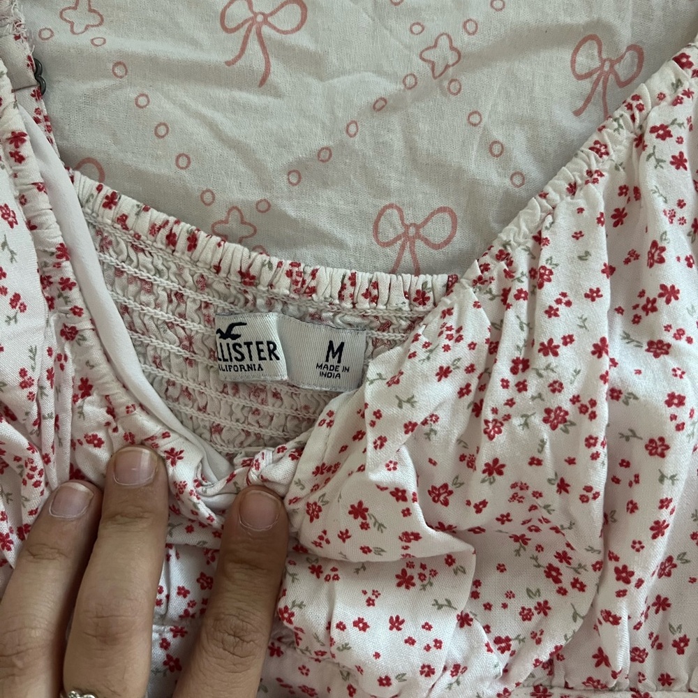 Size medium summer tops - Picture 3 of 5